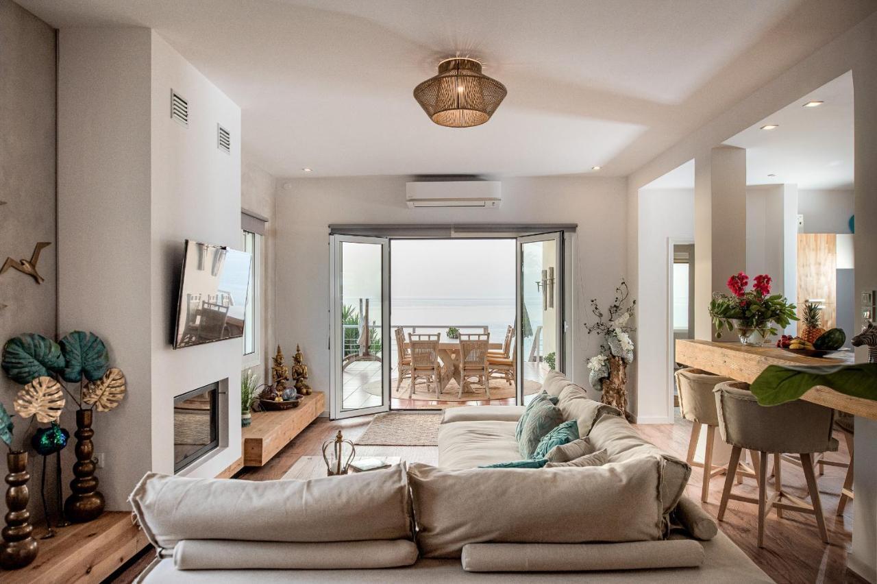 Domus Aqua Villa Kato Daratso Bagian luar foto